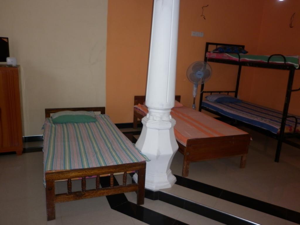 Seetha'S Hostel Negombo Habitación foto