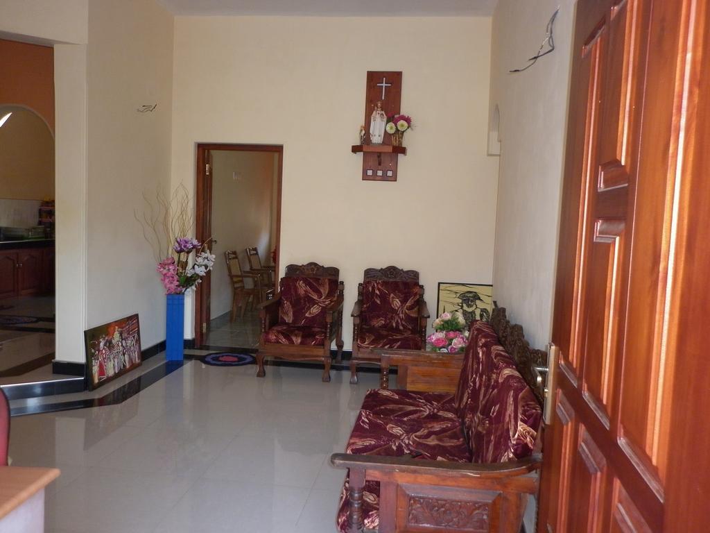 Seetha'S Hostel Negombo Exterior foto